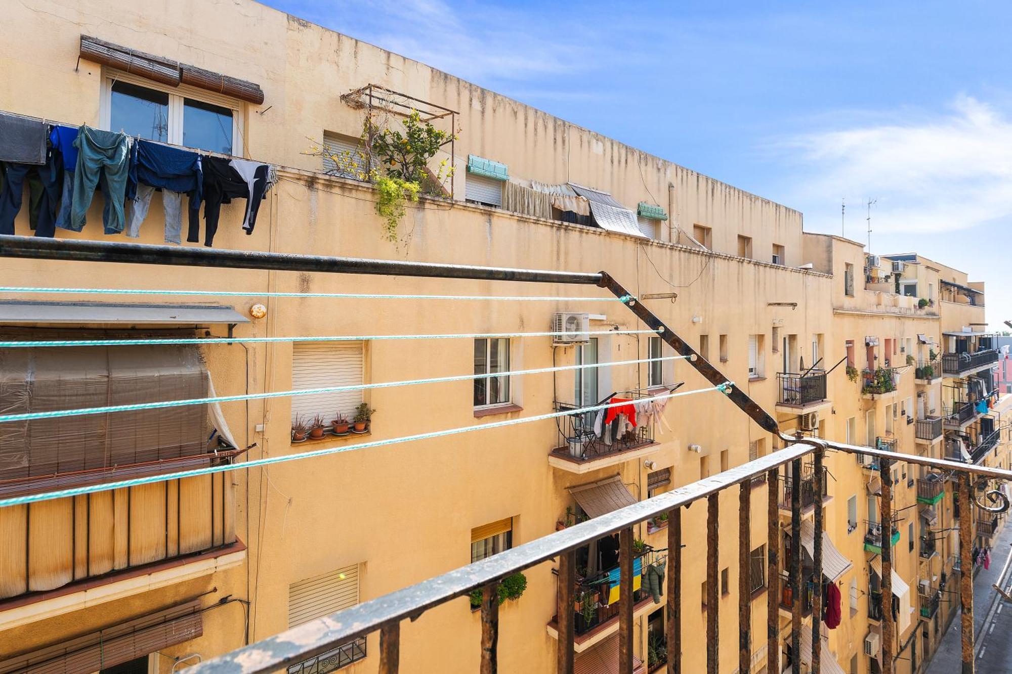 Almirall 51 * Barcelone